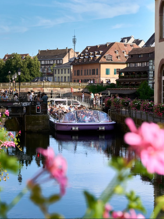 ZIUA II – Visite guidée de Strasbourg et Dégustations sur un bateau  – 15:00 – 16:30  (120 Places)
